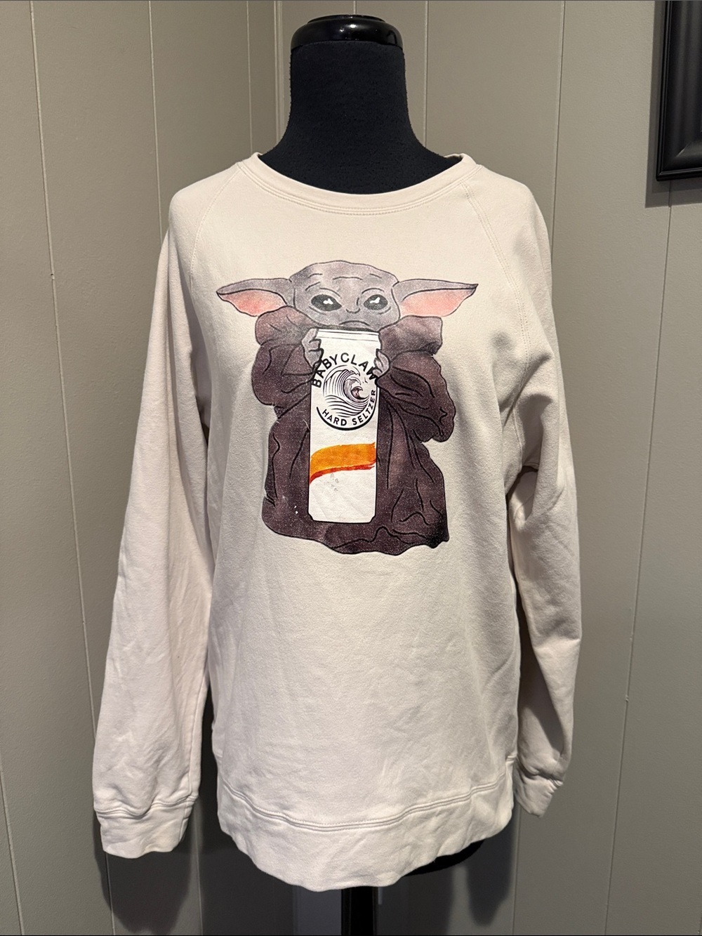 Sheshow Women’s Large Crewneck Sweatshirt Mandalorian Grogu Star Wars